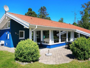 Lavish Holiday Home in Falster with Sauna, Bogø By